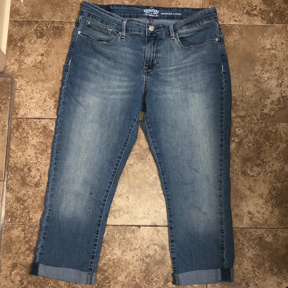 Levi’s Size 14 Capri